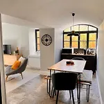 Dans Ma Bulle - Les Balcons De La Cite قرقشونه